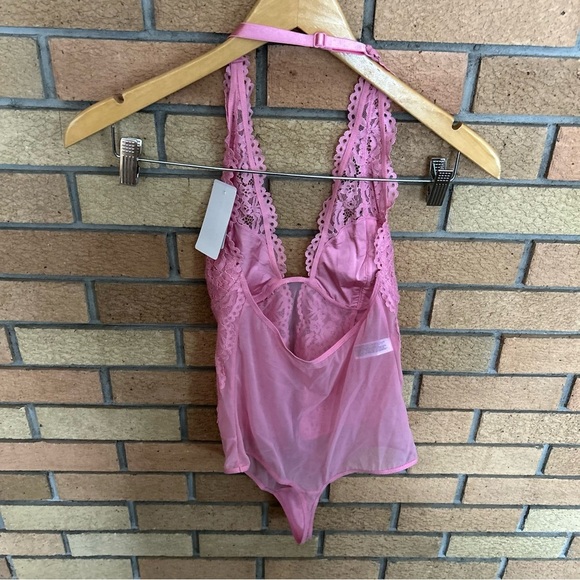 NWT b tempt’d by Wacoal Ciao Bella Bodysuit Pink Lace Sexy Lingerie Size Medium - Picture 4 of 5
